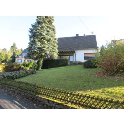 Freistehendes Einfamilienhaus mit Rheinblick und Garage in Urbar